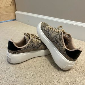 Platform sneakers
